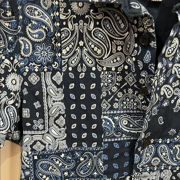 Dogg Supply by Snoop Dogg button down shirt, size small - Picture 3 of 6